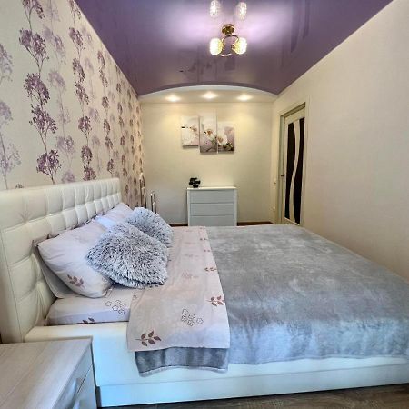 2-Комн Люкс В Центре Вишенки Vinița Exterior foto