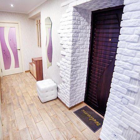 2-Комн Люкс В Центре Вишенки Vinița Exterior foto
